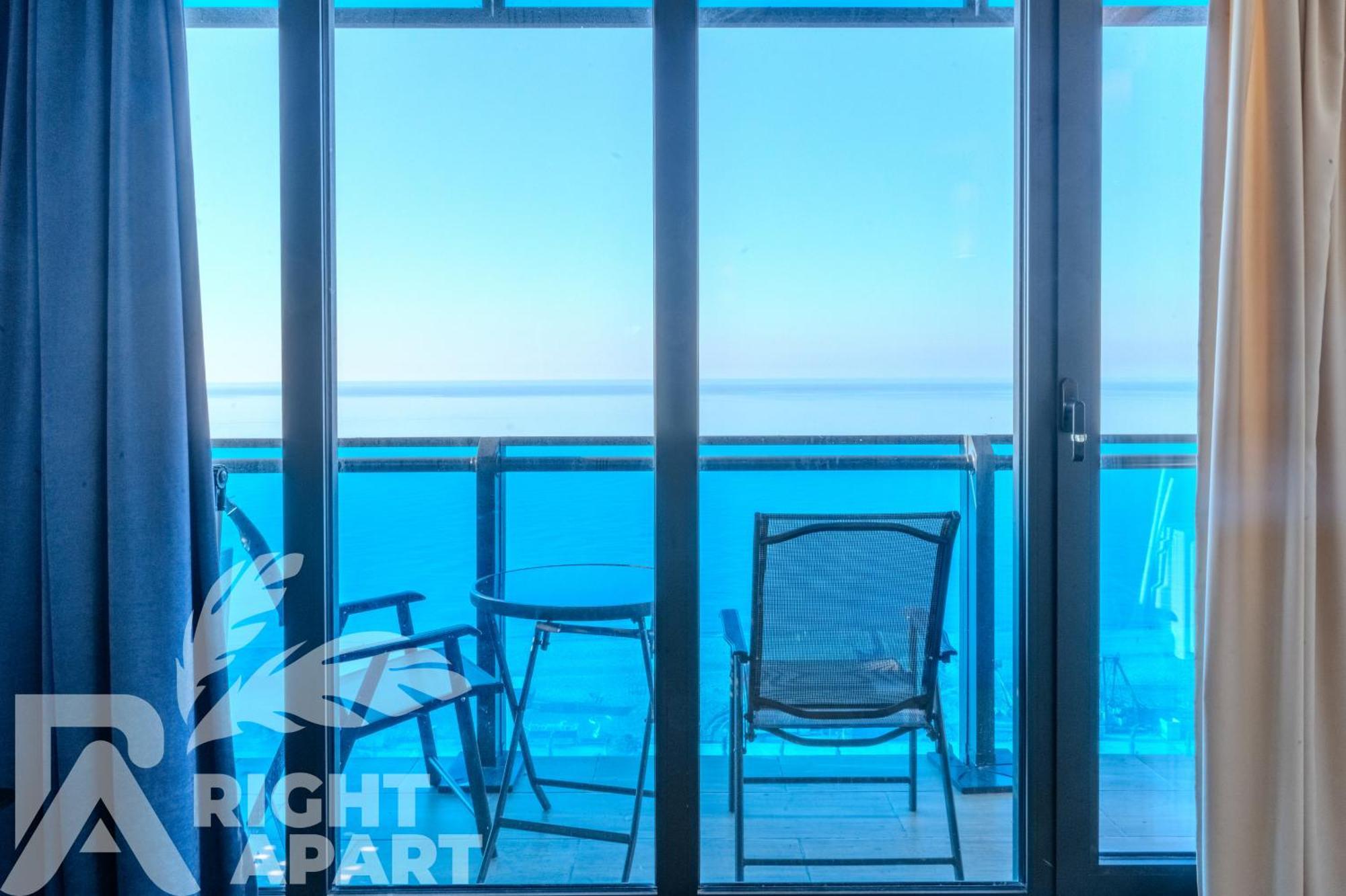 Orbi City Hotel Sea View バトゥーミ エクステリア 写真