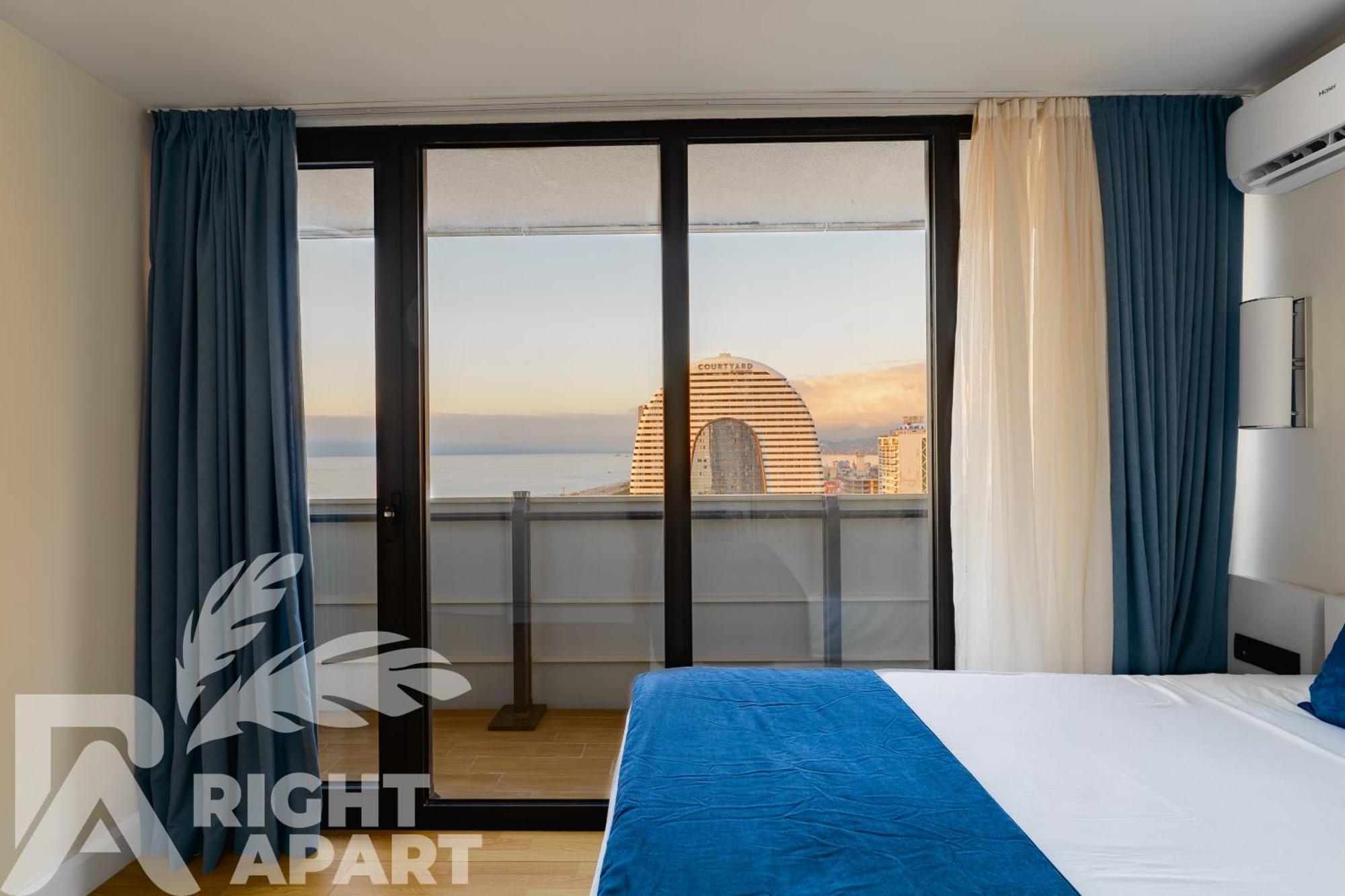Orbi City Hotel Sea View バトゥーミ エクステリア 写真